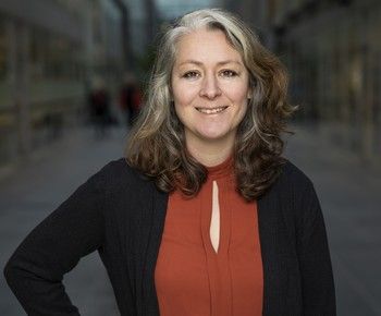 Dessie Lividikou 2 web 350 x 290 pixels.jpg